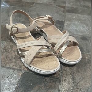 GEOX Respira Sandals Beige Cream Tan NEW 9.5/10 Size 40